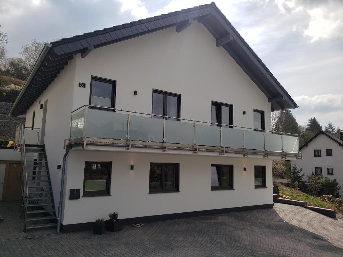 Ferienwohnungen Am Aeppelsberg Volkesfeld Bagian luar foto